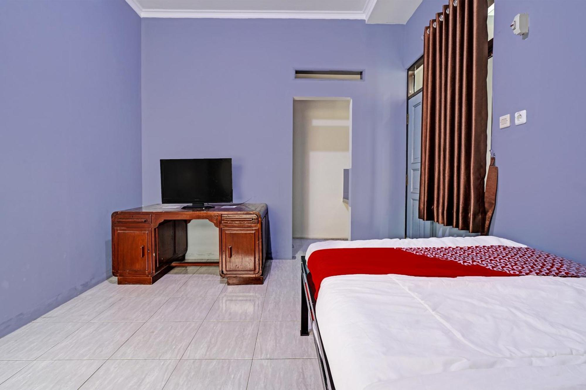 Oyo Life 91592 Aaliya Guest House Syariah Lebakwangi Екстер'єр фото